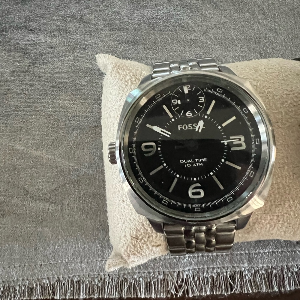Men’s fossil watch.